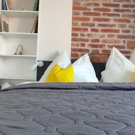 Koller Apartmanhaz Шарвар Экстерьер фото