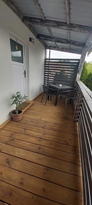 Koller Apartmanhaz Шарвар Экстерьер фото