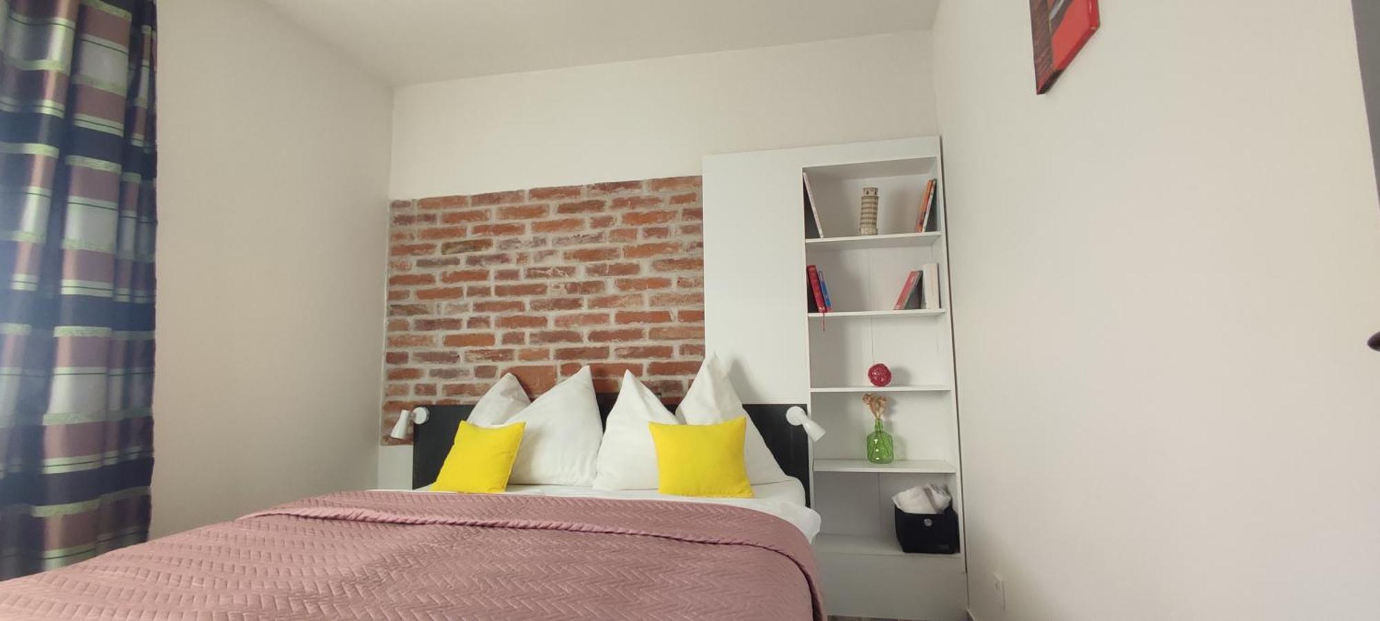 Koller Apartmanhaz Шарвар Экстерьер фото